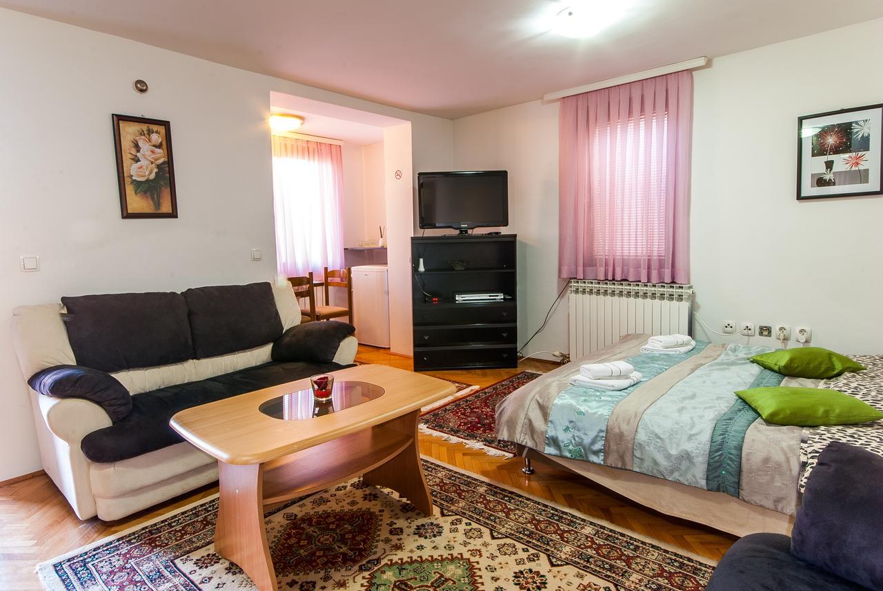 Apartments Kira Saraievo Exterior foto